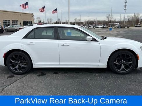 Used 2022 Chrysler 300 Touring L RWD image 7