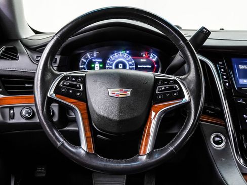 Used 2020 Cadillac Escalade Luxury AWD/4WD image 23