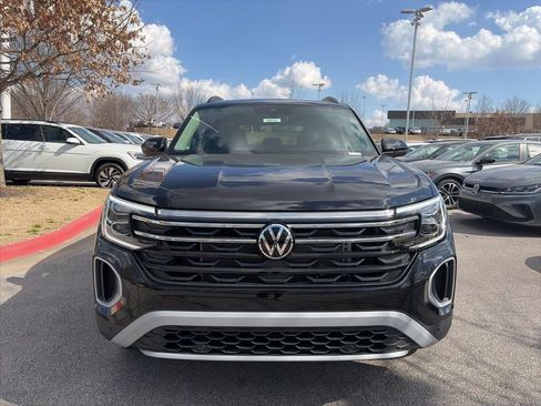 New 2026 Volkswagen Atlas Peak Edition AWD/4WD image 2