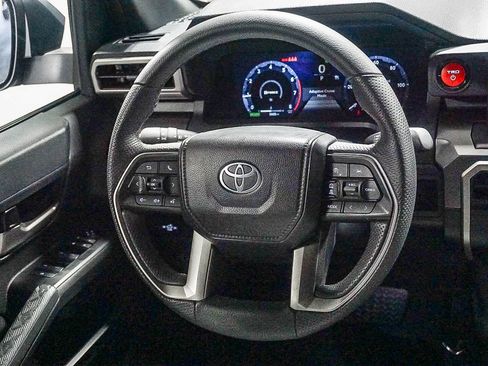 Certified 2025 Toyota Tacoma TRD Off-Road AWD/4WD image 18