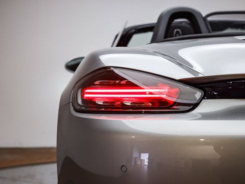 Used 2025 Porsche 718 Boxster S image 8