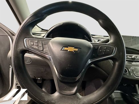 Used 2020 Chevrolet Malibu LT FWD image 11