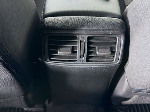 Used 2020 Nissan Rogue SV image 25