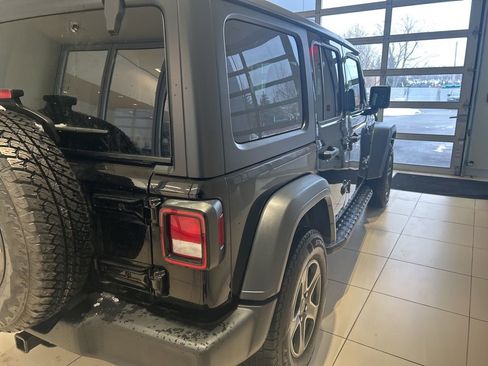 Used 2018 Jeep Wrangler Unlimited Sport S image 15
