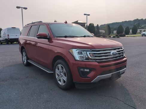 Used 2020 Ford Expedition XLT w/ Equipment Group 202A AWD/4WD image 3