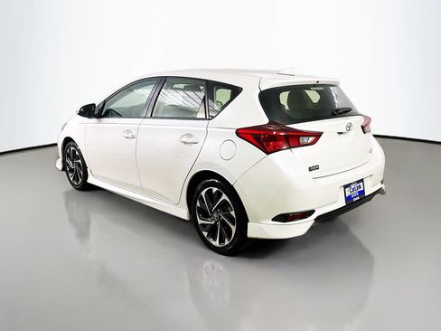 Used 2017 Toyota Corolla iM w/ Carpet Mat Package FWD image 5