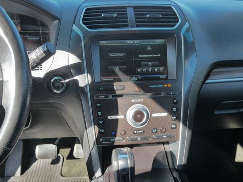 Used 2016 Ford Explorer Limited image 28