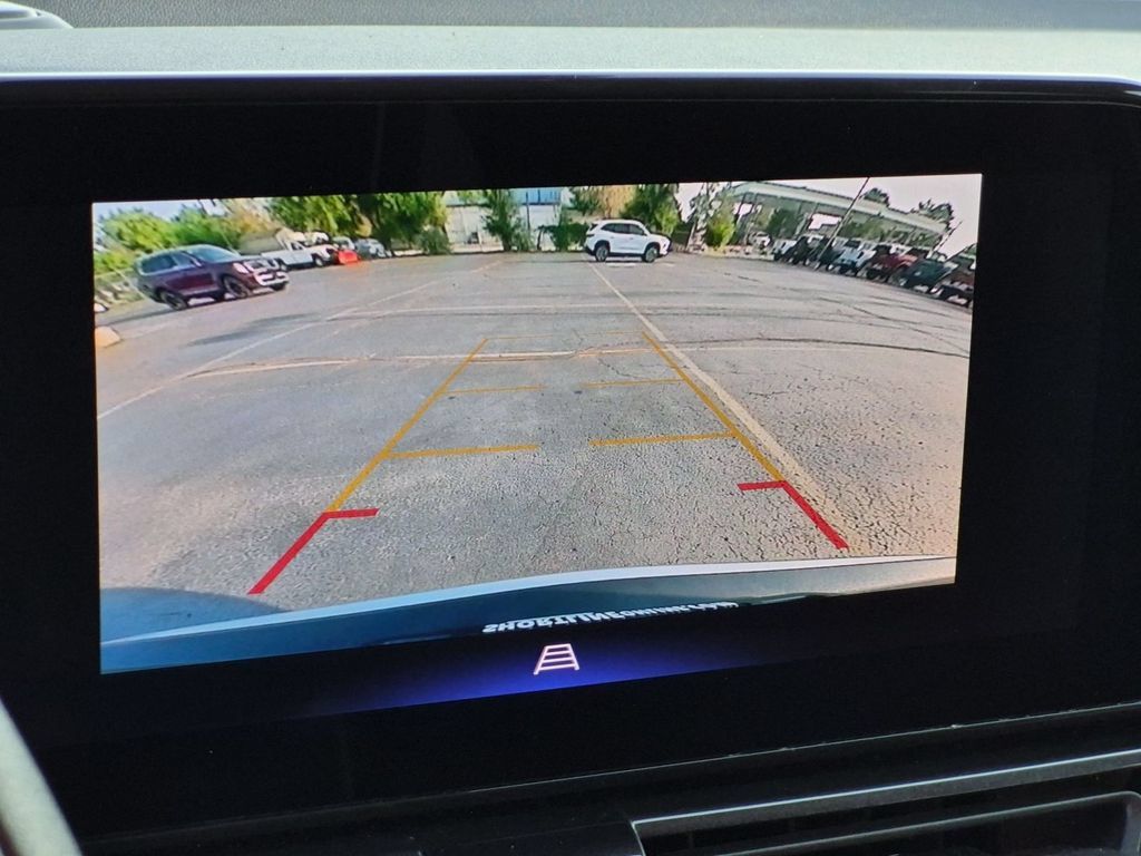 Used 2025 Chevrolet TrailBlazer LT AWD/4WD image 24