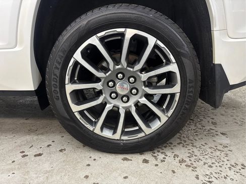 Used 2021 GMC Acadia Denali w/ Denali Technology Package AWD/4WD image 30