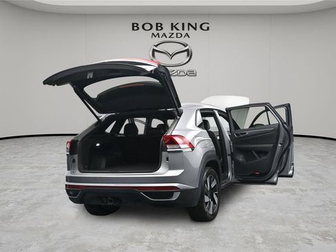 Used 2025 Volkswagen Atlas Cross Sport SE AWD/4WD image 21