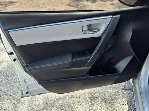 Used 2016 Toyota Corolla LE FWD image 13