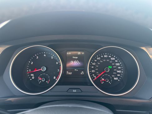 Used 2019 Volkswagen Tiguan SEL AWD/4WD image 18