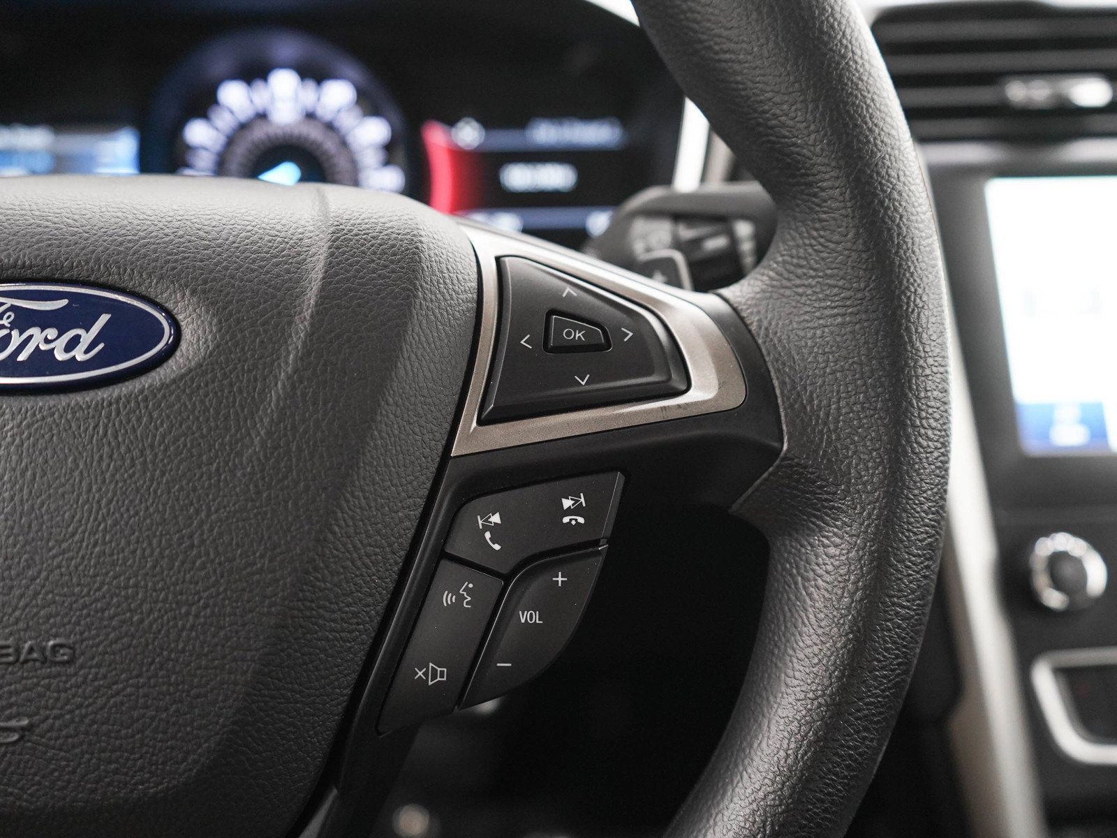 Used 2020 Ford Fusion SE AWD/4WD image 25
