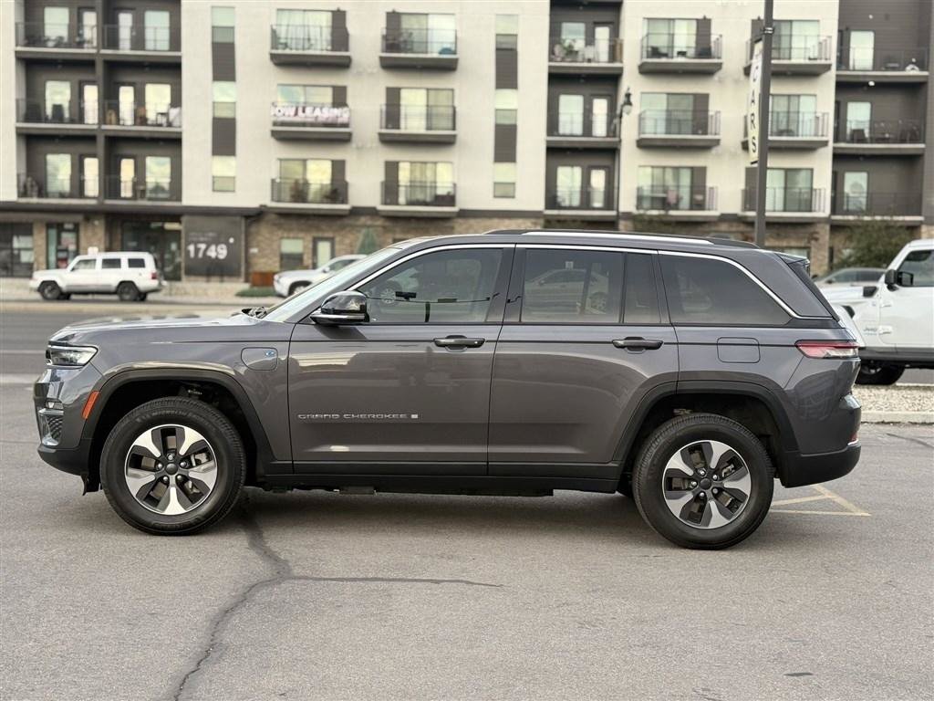 Used 2022 Jeep Grand Cherokee Limited 4xe AWD/4WD image 4