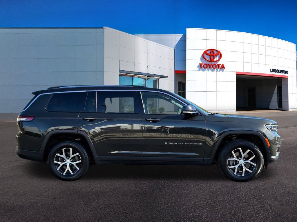 Used 2023 Jeep Grand Cherokee L Limited AWD/4WD image 9
