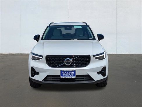 New 2026 Volvo XC40 B5 Ultra w/ Climate Package image 4