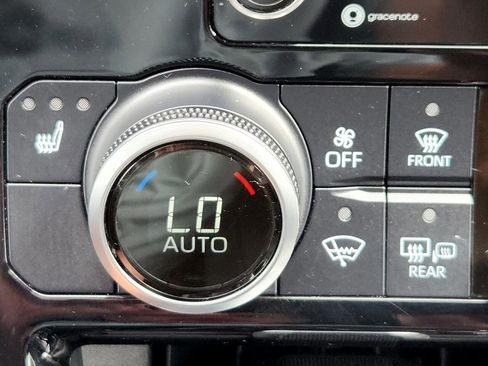 Used 2021 Toyota Highlander XSE image 27