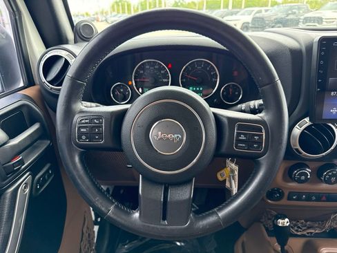 Used 2012 Jeep Wrangler Unlimited Sahara w/ Dual Top Group AWD/4WD image 26