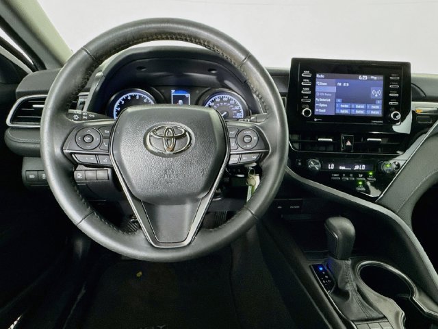 Used 2023 Toyota Camry SE FWD image 10