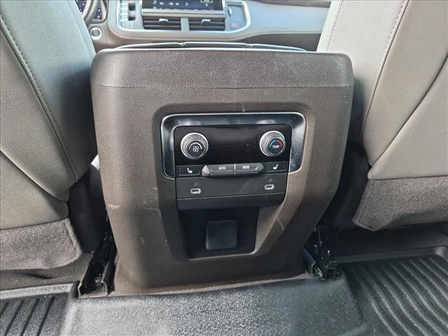 Used 2023 Chevrolet Suburban Z71 w/ Luxury Package AWD/4WD image 14
