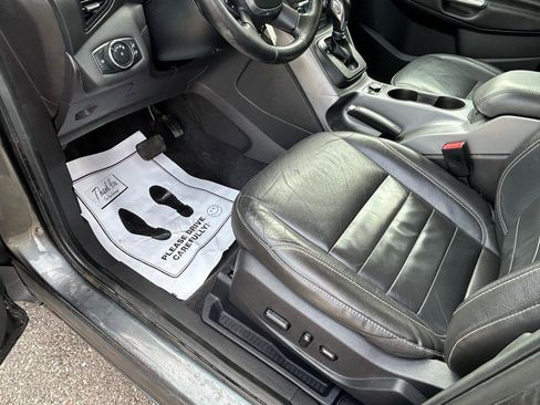 Used 2015 Ford Escape SE w/ Leather Comfort Package AWD/4WD image 10