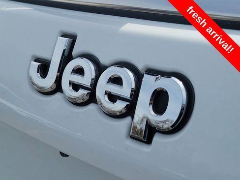 Used 2025 Jeep Compass Limited image 6