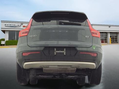 Used 2023 Volvo XC40 B5 Plus w/ Climate Package AWD/4WD image 5