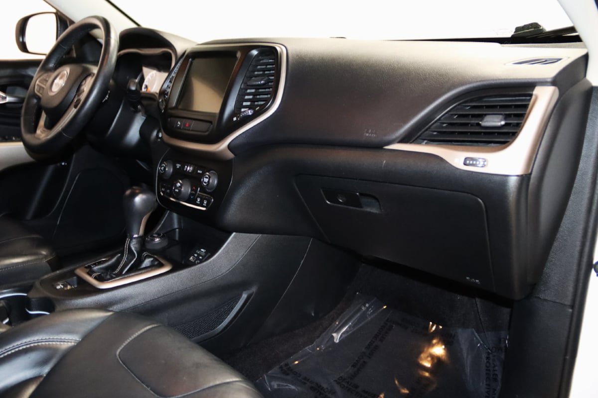 Used 2017 Jeep Cherokee High Altitude AWD/4WD image 57