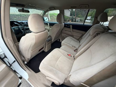 Used 2011 Toyota Highlander 2WD w/ Tech Pkg image 45