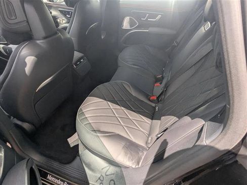 Used 2024 Mercedes-Benz EQS 580 4MATIC Sedan image 18