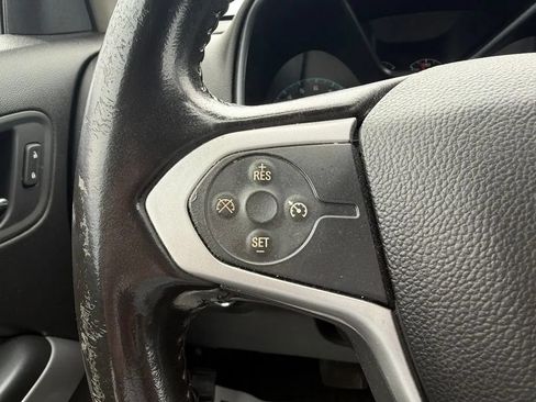 Used 2018 Chevrolet Colorado LT AWD/4WD image 16