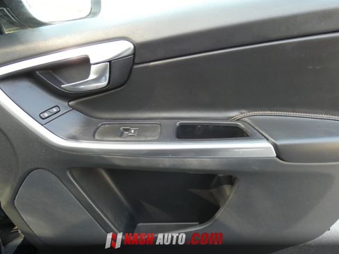 Used 2017 Volvo XC60 T5 Dynamic w/ Preferred Option Package FWD image 30