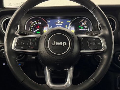 Used 2023 Jeep Wrangler Unlimited Sahara w/ Cold Weather Group AWD/4WD image 16