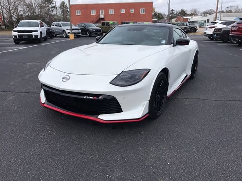 Used 2024 Nissan Z NISMO w/ Floor Mat Package image 11