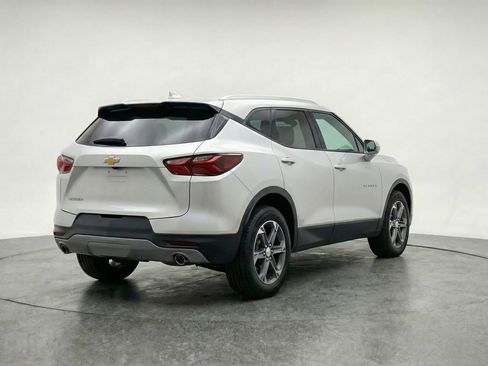 Used 2025 Chevrolet Blazer LT image 9