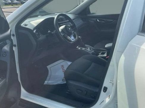 Used 2020 Nissan Rogue SV FWD image 10