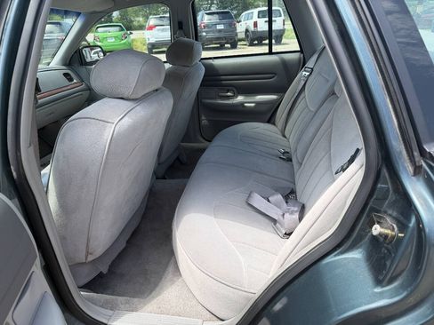 Used 1995 Ford Crown Victoria RWD image 10