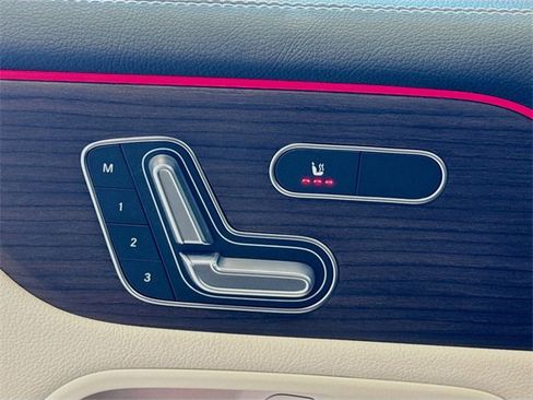 Certified 2025 Mercedes-Benz GLB 250 4MATIC image 20