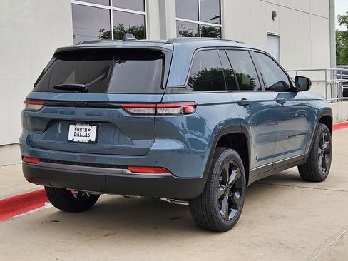 New 2026 Jeep Grand Cherokee Limited RWD image 3