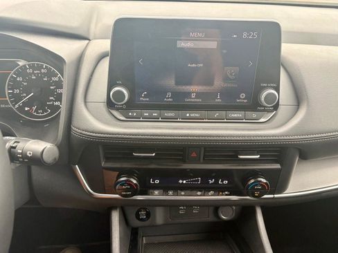 Used 2025 Nissan Rogue SV AWD/4WD image 18