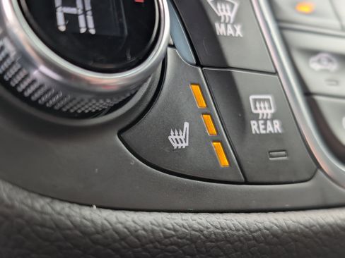 Used 2023 Chevrolet Equinox RS image 4