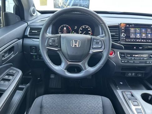 Certified 2025 Honda Ridgeline Sport image 14