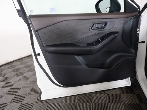 Used 2021 Nissan Rogue S AWD/4WD image 19
