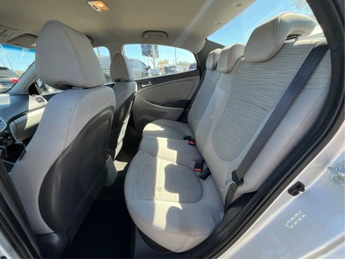 Used 2015 Hyundai Accent GLS image 11