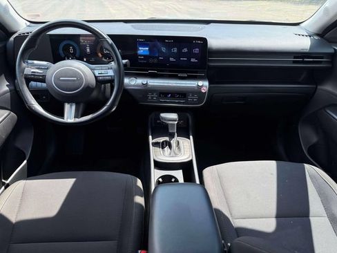 Used 2025 Hyundai Kona SEL FWD image 13