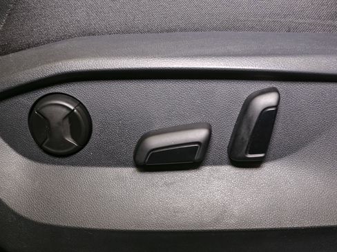 Certified 2023 Volkswagen Tiguan SE image 41