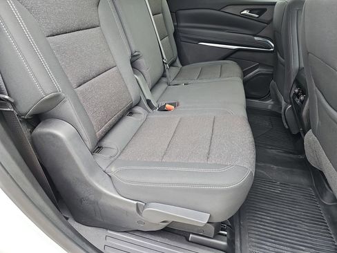 Used 2025 Chevrolet Traverse LT w/ Sun and Wheel Package image 19