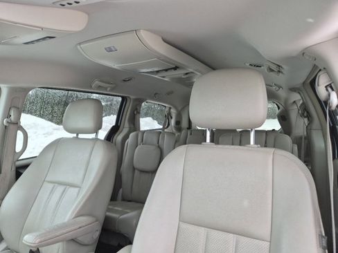 Used 2013 Chrysler Town & Country Touring-L w/ Entertainment Group #2 image 16