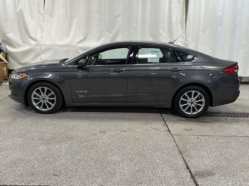 Used 2017 Ford Fusion S image 2