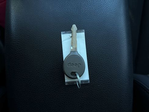 Used 2018 Jeep Wrangler Unlimited Sport w/ Connectivity Group image 21